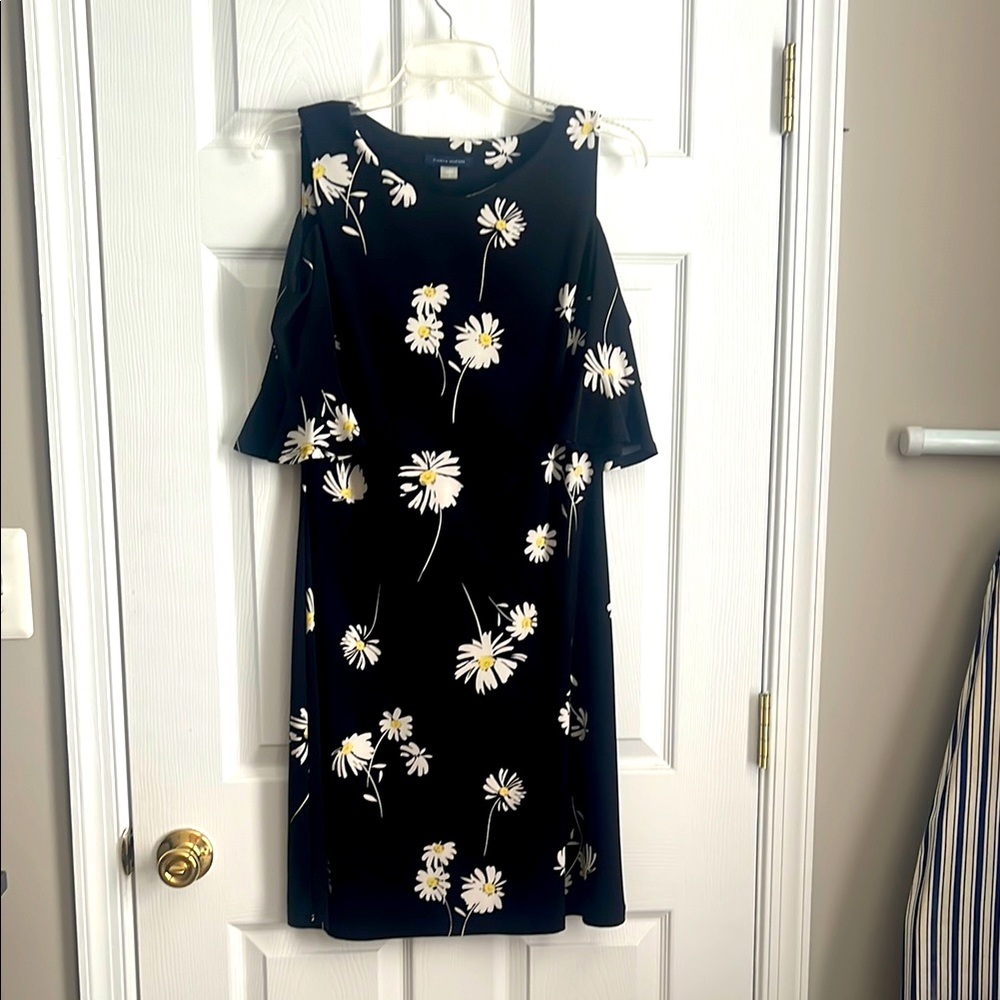 Tommy Hilfiger Black Floral Cold Shoulder Dress. size 8